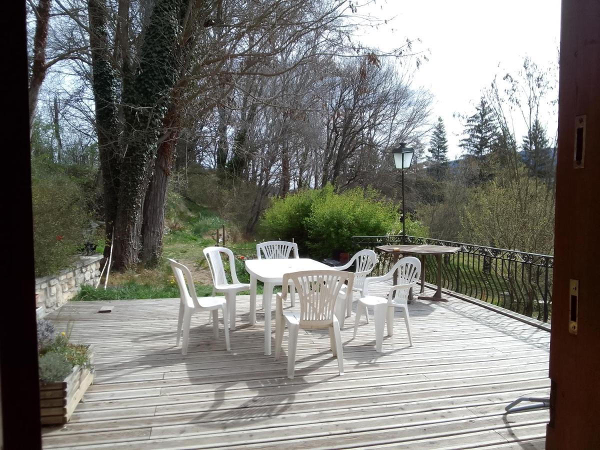 Les Favouilles - Gite & Chambres D Hotes Dauphin Exterior photo