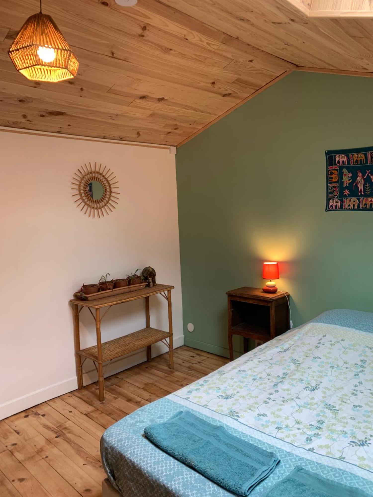 Les Favouilles - Gite & Chambres D Hotes Dauphin Exterior photo