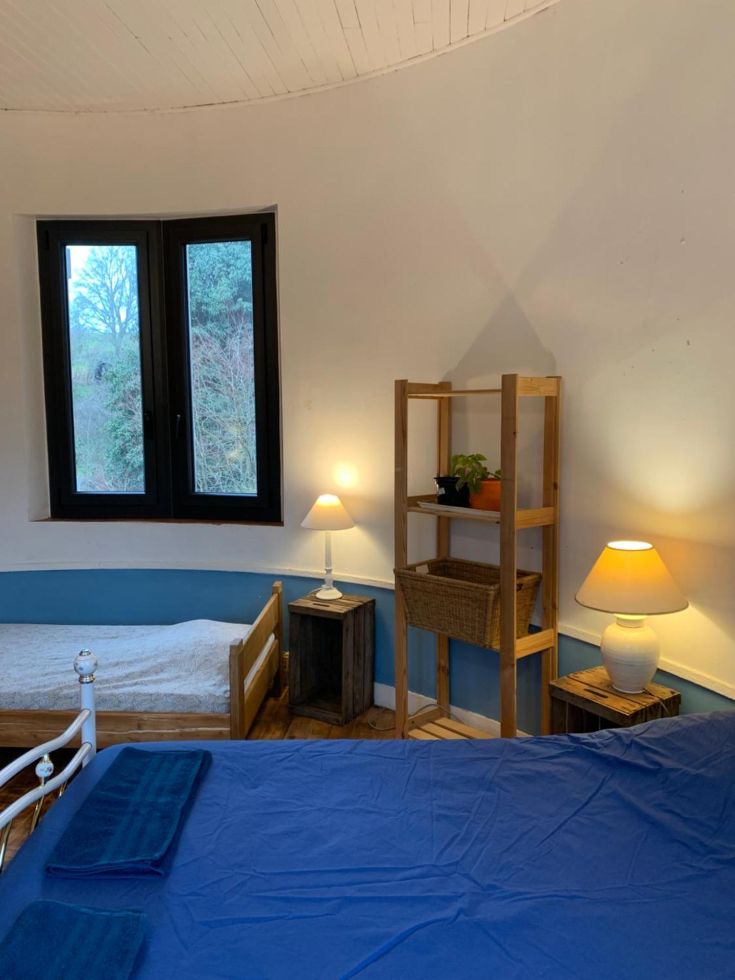 Les Favouilles - Gite & Chambres D Hotes Dauphin Room photo