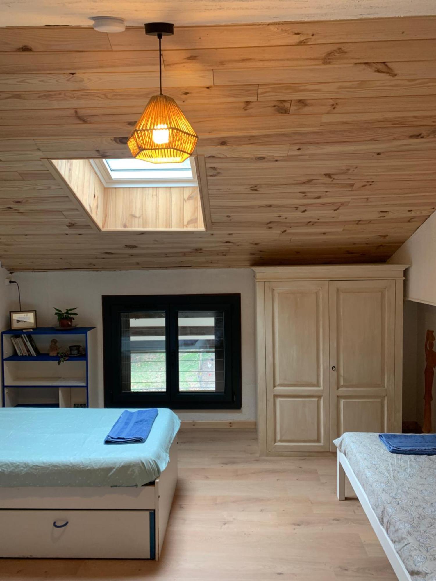 Les Favouilles - Gite & Chambres D Hotes Dauphin Room photo